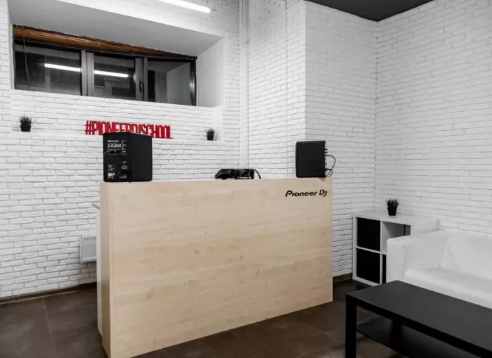 Студия звукозаписи Pioneer DJ School