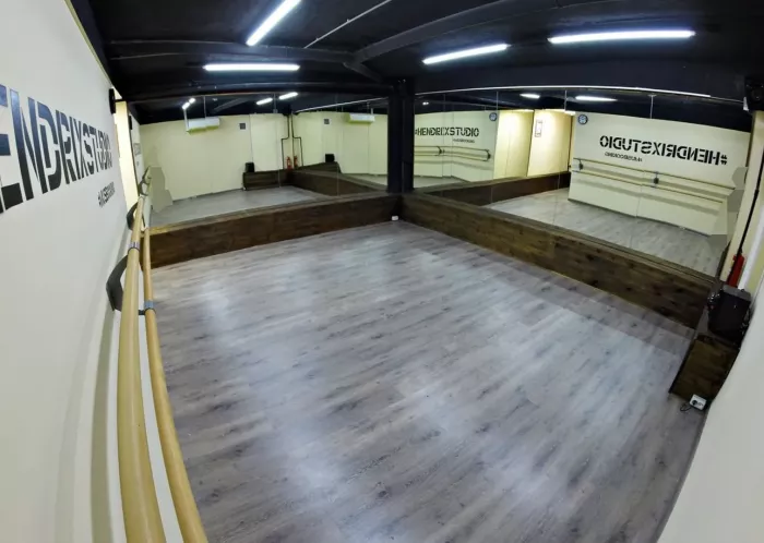 Студия звукозаписи Hendrix