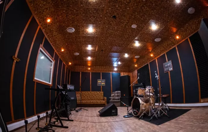 Студия звукозаписи Under The Ground