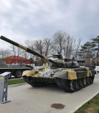 Сквер военной техники