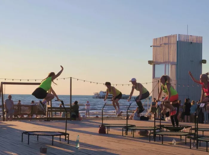 Фитнес на батуте "Джампинг"