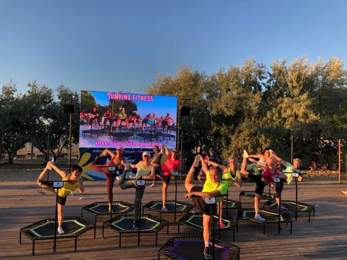 Фитнес на батуте "Джампинг"