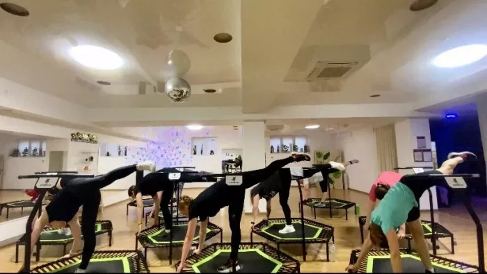 Фитнес на батуте "Джампинг"