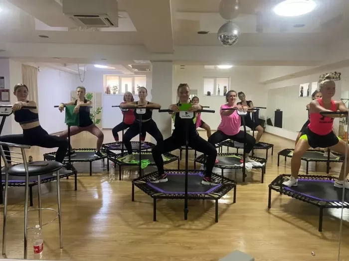 Фитнес на батуте "Джампинг"