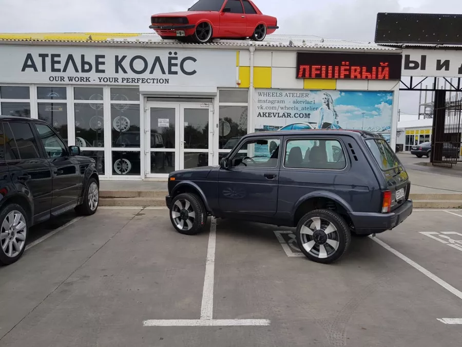 Шинный центр Ателье колёс в Анапе: Шиномонтаж, Диски, Шины, Сервис,