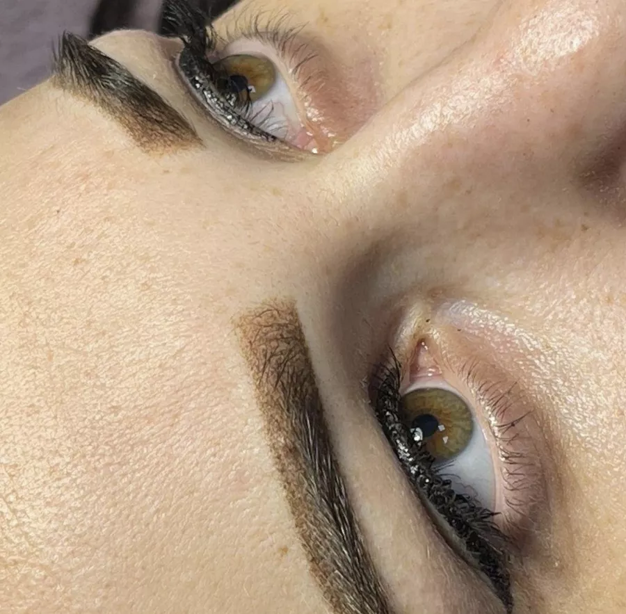 Салон красоты Элита в Анапе: Брови, Красота,