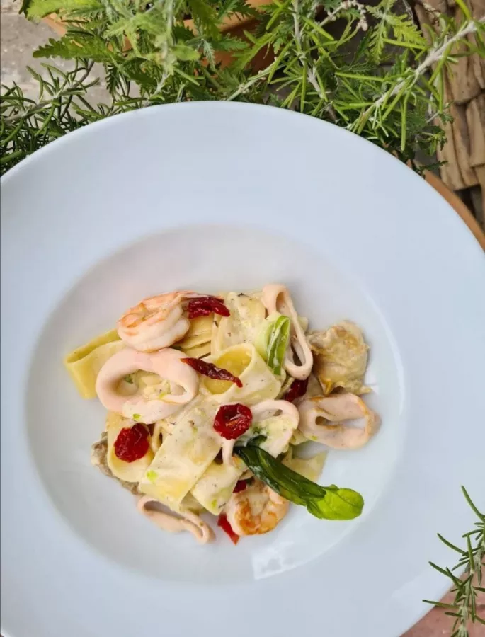 Ресторан Рони Ойстер в Геленджике: геленджик, кафе, food, вкуснаяеда, морепродукты, банкетныйзал, паста, горячиезакуски, Ресторан,