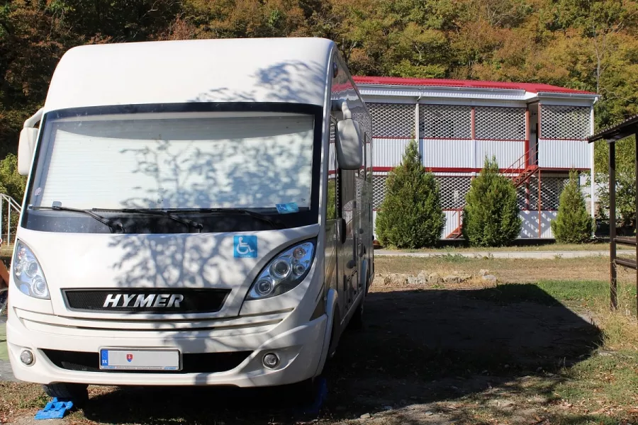 Автокемпинг на Круглом Озере в Абрау-Дюрсо: Автокемпинг, Караванинг, Автодом, Кемпинг,