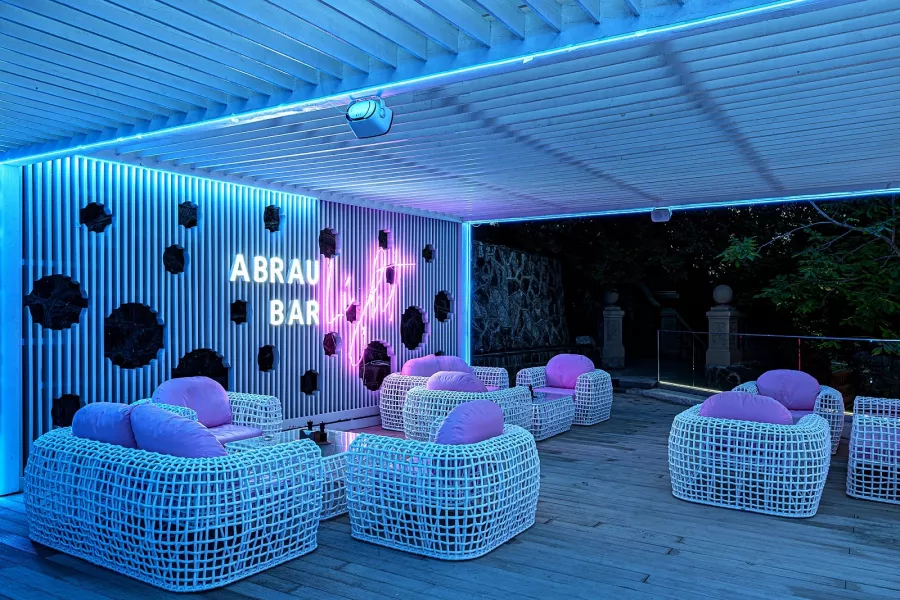 Караоке ресторан ABRAU LIGHT в Абрау-Дюрсо: Караоке, Бар, Ресторан, Японская кухня,