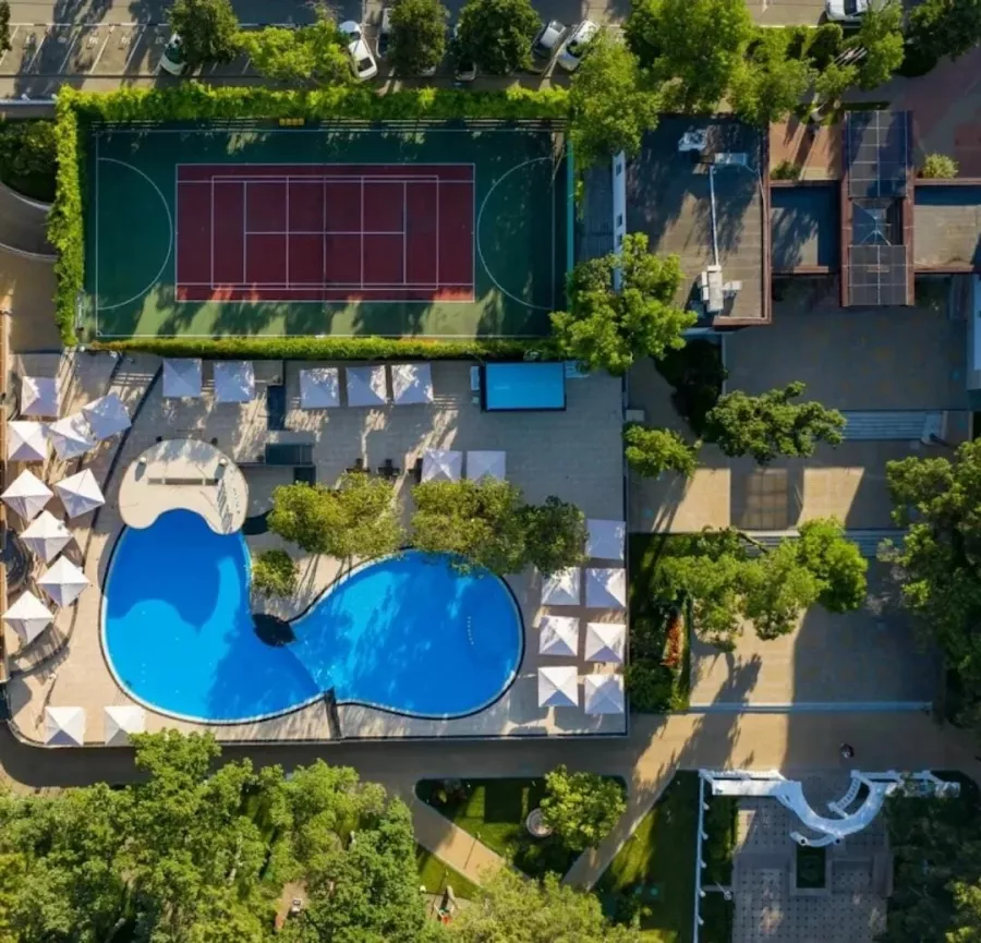 Теннисный корт ПРИМОРЬЕ Grand Resort Hotel в Геленджике: геленджик, теннис, Развиваться, Чилим,