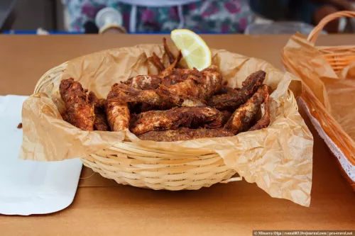 Фудкорт в Абрау-Дюрсо  в  Абрау-Дюрсо