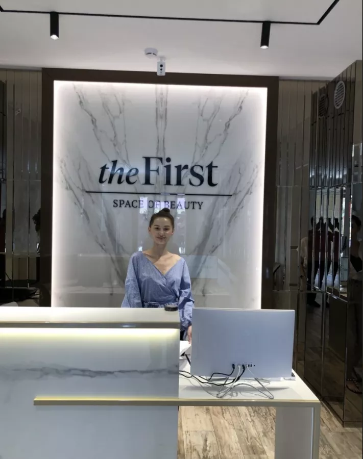 The First I Space of Beauty салон красоты в Сочи: стрижки, Педикюр, Массаж, Маникюр,