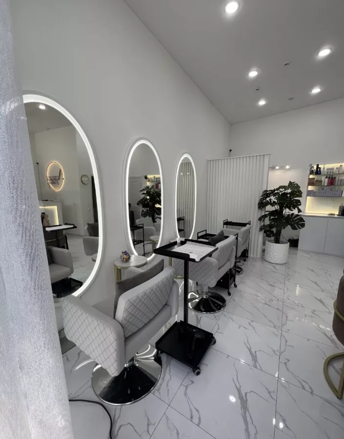 Atelier volos студия наращивания волос в Сочи: Педикюр, Стрижка, Красота, Маникюр,