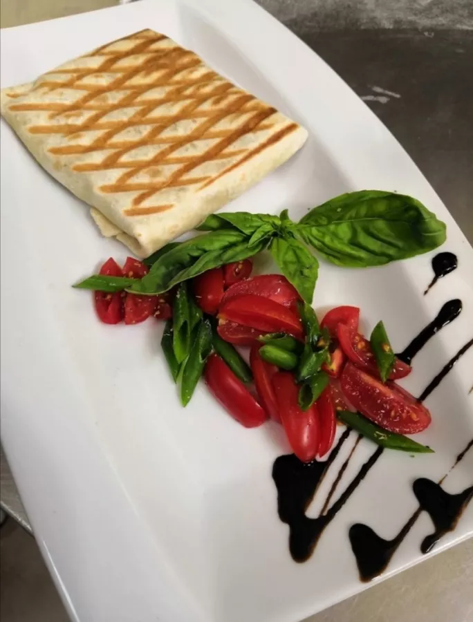 Пиццерия Farina Pizza в Геленджике: Пиццерия, Чилим, Вкусная Еда, Кейтеринг, Пицца, Итальяная Кухня,