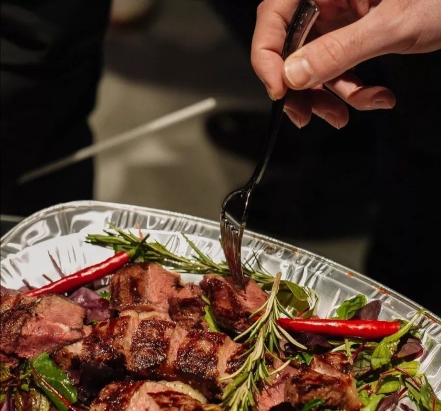 Мясная лавка Steak Store в Геленджике: Мясо, Колбасы, Вкусная Еда, Чилим, Кейтеринг,