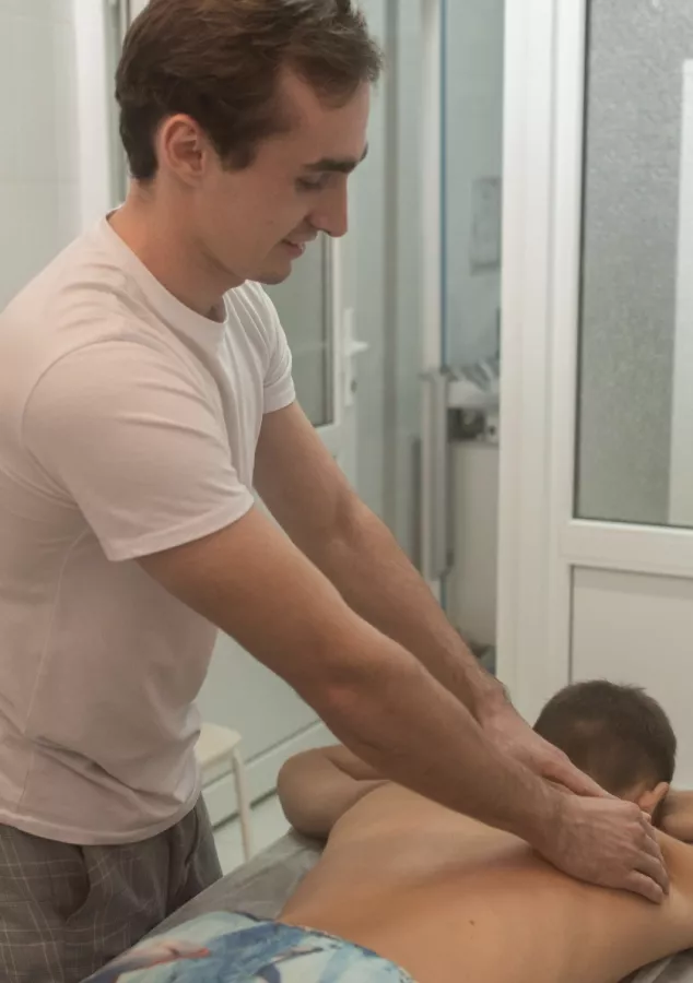 Услуги массажиста Здоровье и щит в Сочи: Массаж,