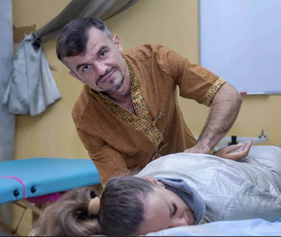 Услуги массажиста Академия искусства массажа в Сочи: