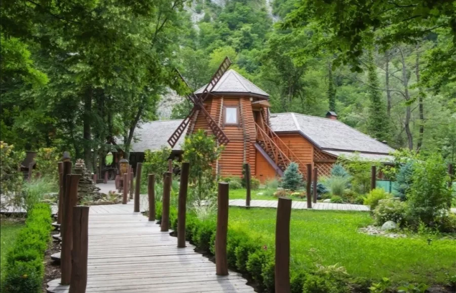 Загородный комплекс Лесная Заимка в Геленджике: Бассейн, Купели, Хаммам, Жилье,