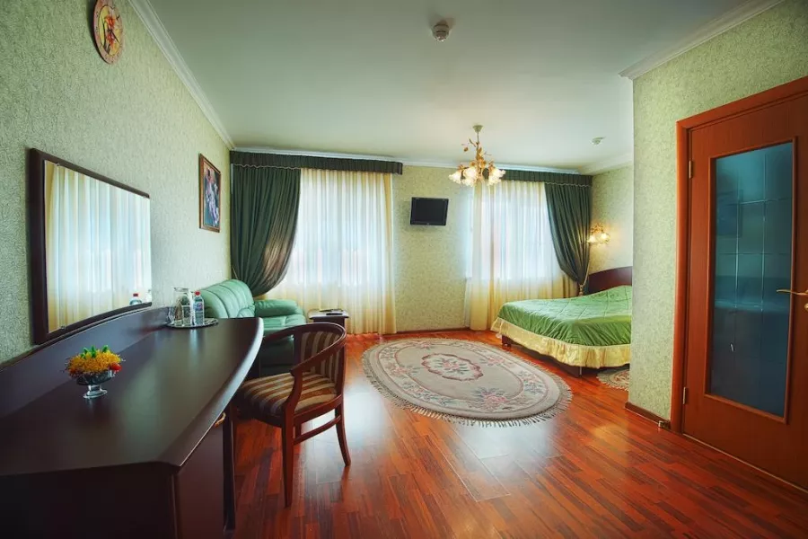 Банный комплекс Soul place в Краснодаре: Легкий пар, Бассейн, Бильярд, Джакузи,