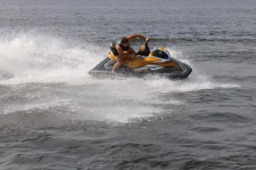 Активный отдых в Москве и Подмосковье JetSummer в Москве: Гидроциклы, Вейкборд,
