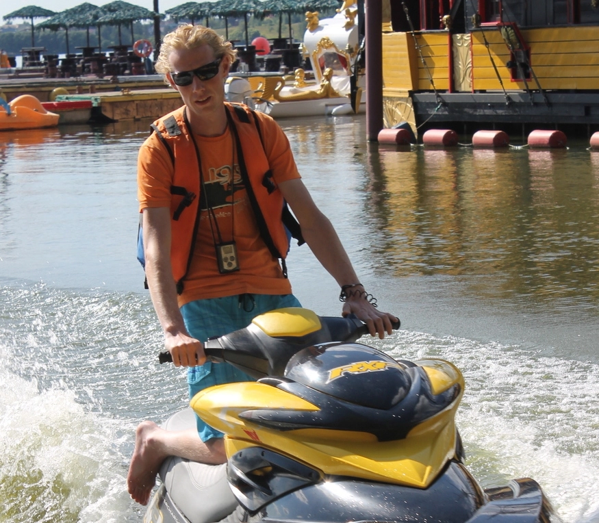 Активный отдых в Москве и Подмосковье JetSummer в Москве: Гидроциклы, Вейкборд,