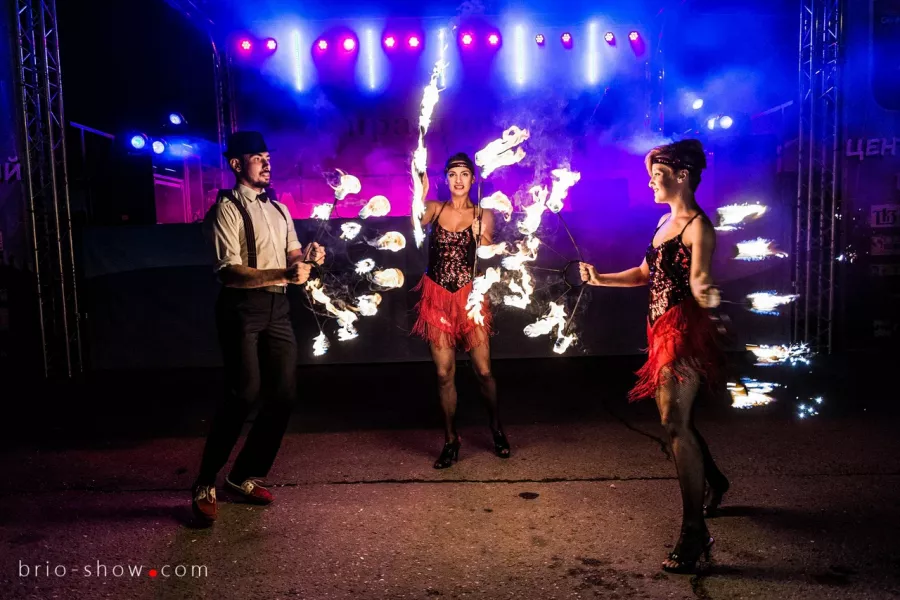 Шоу-программы на Ваш праздник Brio Show в Москве: Шоу На Заказ, ФайерШоу, Фейерверк, Салют,