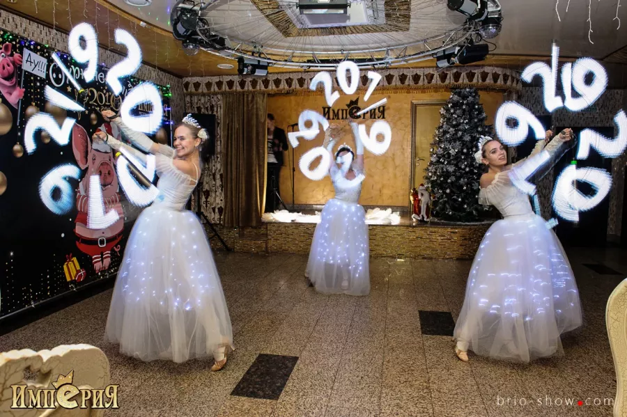 Шоу-программы на Ваш праздник Brio Show в Москве: Шоу На Заказ, ФайерШоу, Фейерверк, Салют,