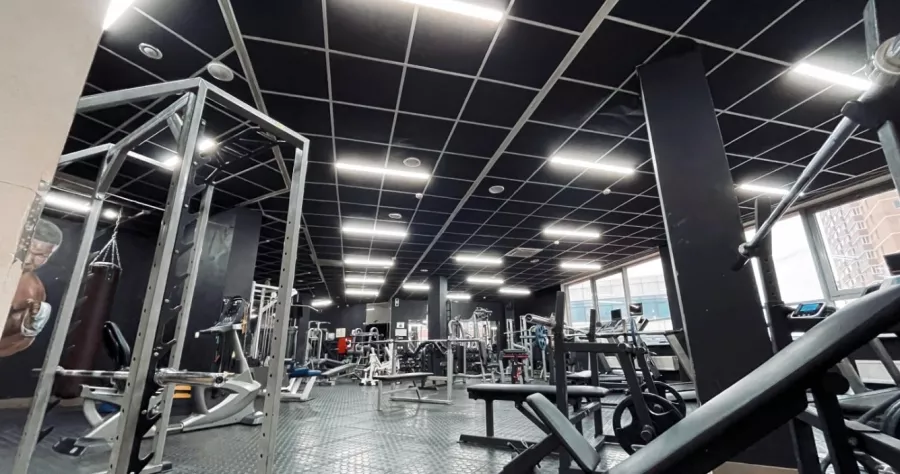 Фитнес-клуб FitProfi в Ростове-на-Дону: Тренажерный зал, Фитнес-зал, Тренировка, Растяжка,