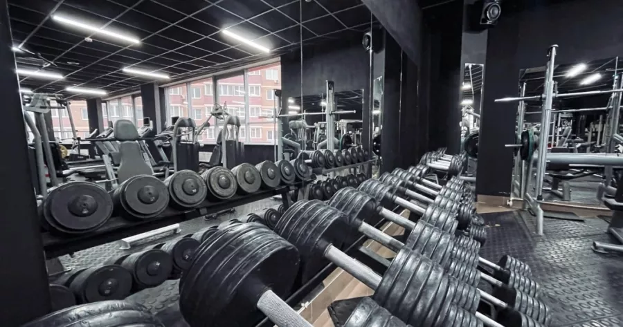 Фитнес-клуб FitProfi в Ростове-на-Дону: Тренажерный зал, Фитнес-зал, Тренировка, Растяжка,