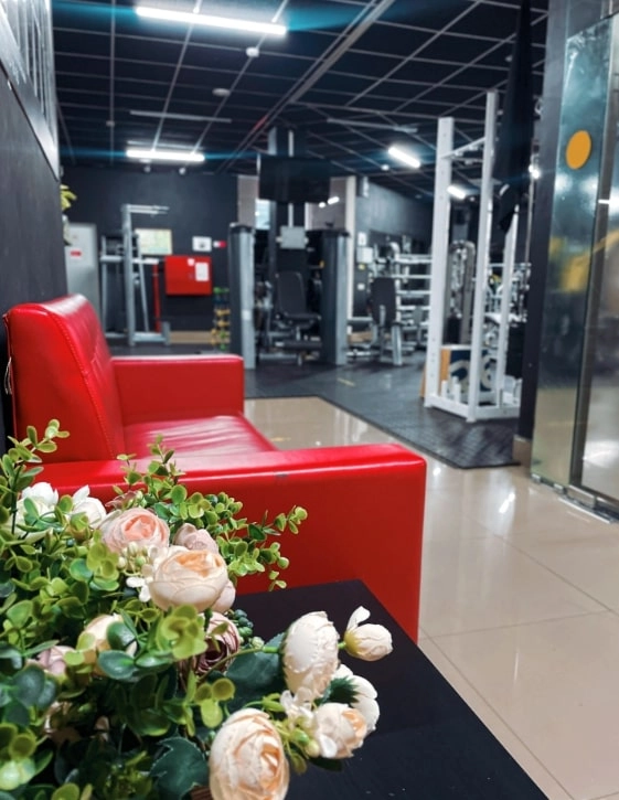 Фитнес-клуб FitProfi в Ростове-на-Дону: Тренажерный зал, Фитнес-зал, Тренировка, Растяжка,