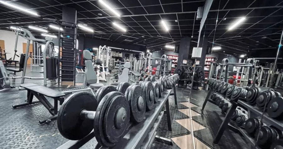 Фитнес-клуб FitProfi в Ростове-на-Дону: Тренажерный зал, Фитнес-зал, Тренировка, Растяжка,