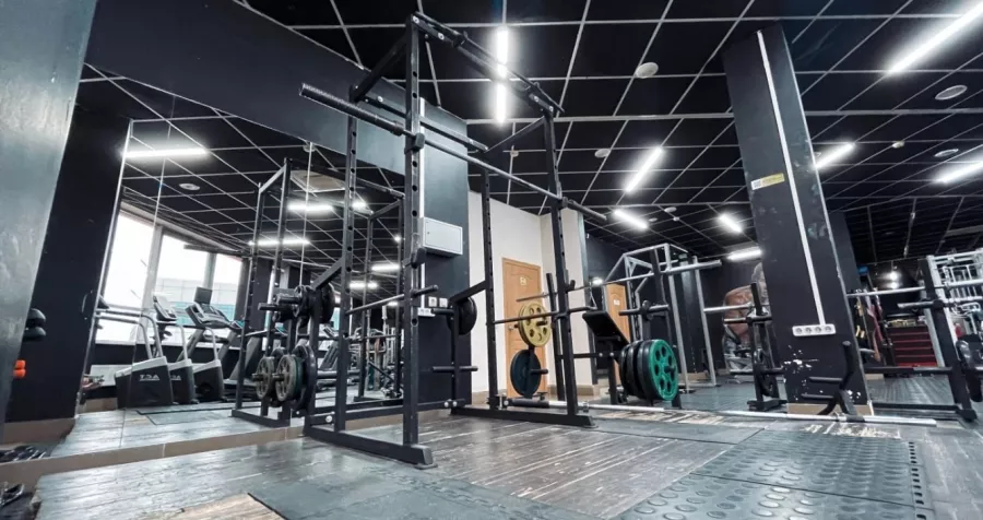 Фитнес-клуб FitProfi в Ростове-на-Дону: Тренажерный зал, Фитнес-зал, Тренировка, Растяжка,