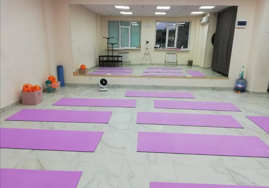 Фитнес-клуб New Jumping в Ростове-на-Дону: Тренажерный зал, Фитнес-зал, Тренировка,