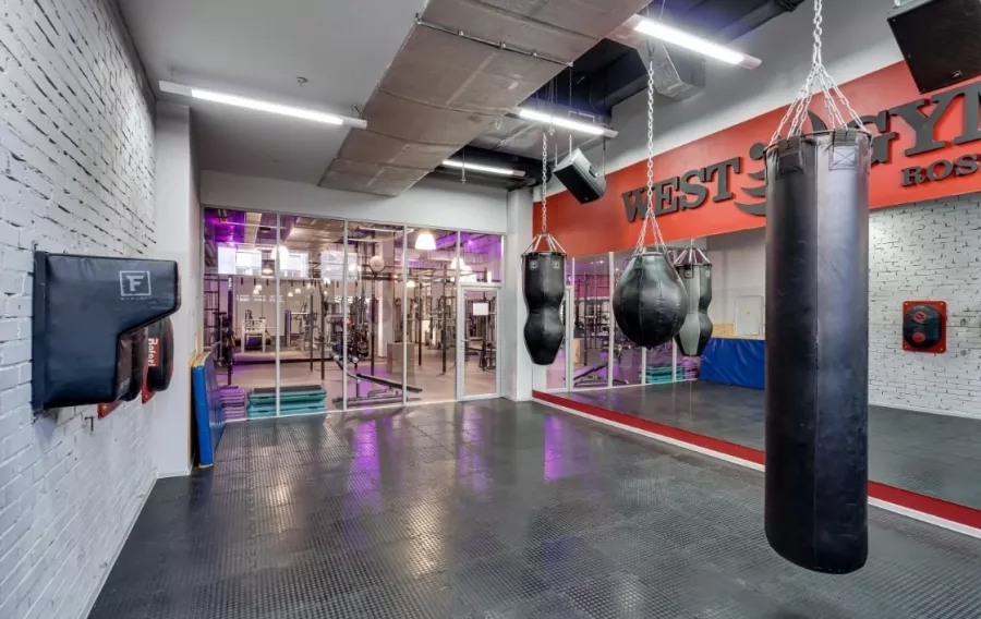 Фитнес-клуб West Gym в Ростове-на-Дону: Тренажерный зал, Фитнес-клуб, Развиваться, Тренировка, Фитнес-зал, Бокс, Растяжка, Йога,