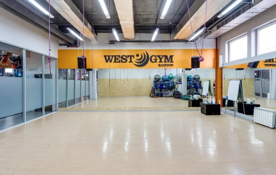 Фитнес-клуб West Gym в Ростове-на-Дону: Тренажерный зал, Фитнес-клуб, Развиваться, Тренировка, Фитнес-зал, Бокс, Растяжка, Йога,