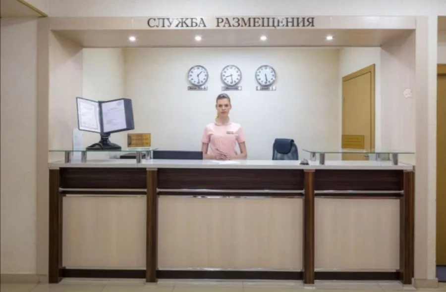 Гостиница Бригантина на Революционной в Геленджике: Гостиница, Чилим, Солярий, Массаж,