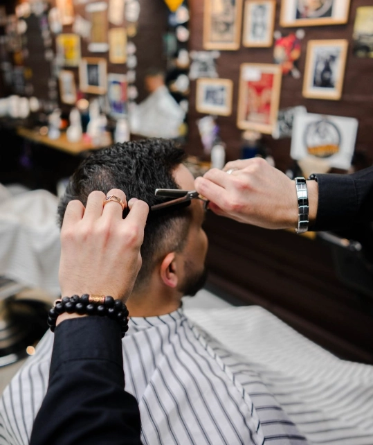 Барбершоп Pomades в Краснодаре: Барбершоп, Волосы, Стрижка,