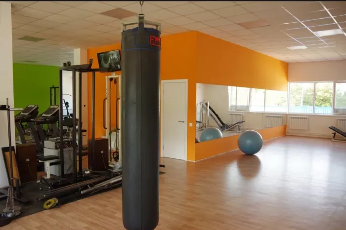 Фитнес-клуб "Эталон"