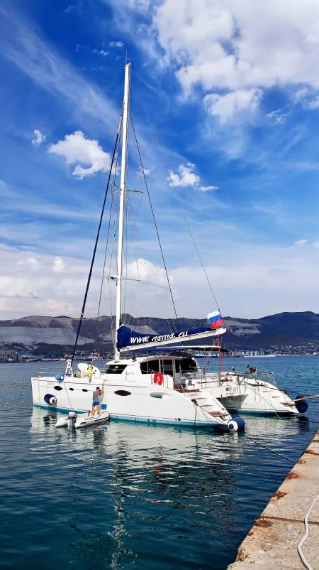 Яхт-клуб Русское море в Новороссийске: Море, Яхт-клуб, Стоянка судов, Ремонт, Электросерфинг,