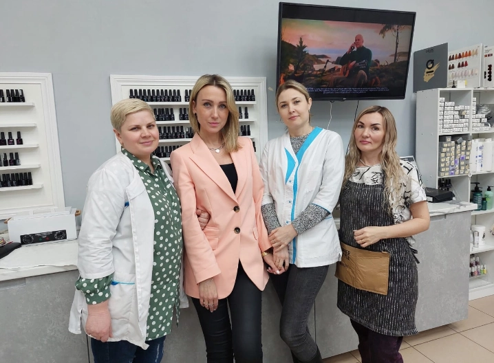 Салон красоты Luxury в Санкт-Петербурге: Маникюр, Педикюр, Прическа, Стрижка,