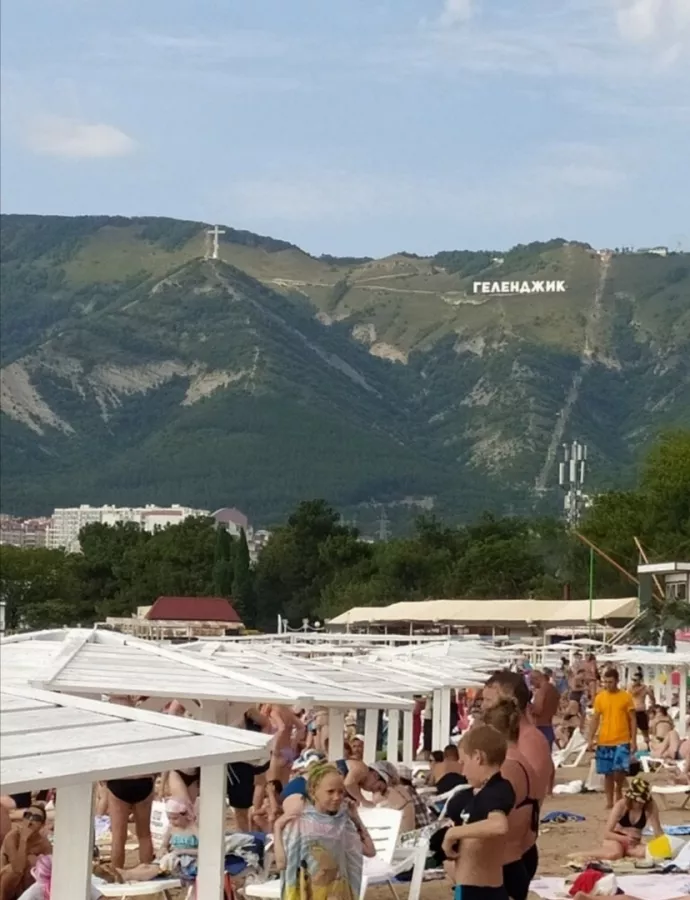 Гостиница Бриз на Красноармейской в Геленджике: Гостиница, Парковка,