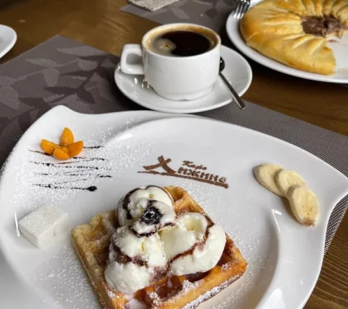 Кафе Хижина  в  Архызе