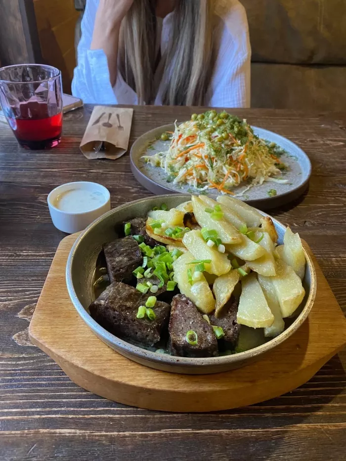 Кафе "Хижина"