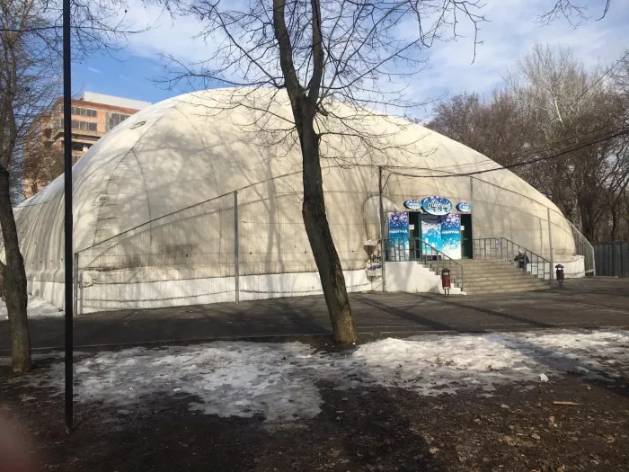 Каток "Ледоград"