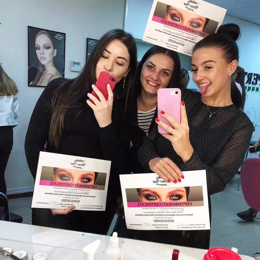 Студия Brow Bar в Ростове-на-Дону: Салон красоты, Наращивание ресниц, Татуаж, Коррекция бровей, Макиаж,