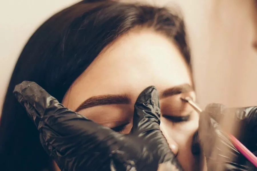 Студия Brow Bar в Ростове-на-Дону: Салон красоты, Наращивание ресниц, Татуаж, Коррекция бровей, Макиаж,