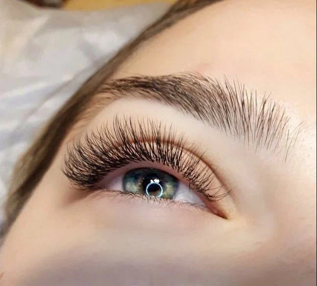 Студия Brow Bar в Ростове-на-Дону: Салон красоты, Наращивание ресниц, Татуаж, Коррекция бровей, Макиаж,