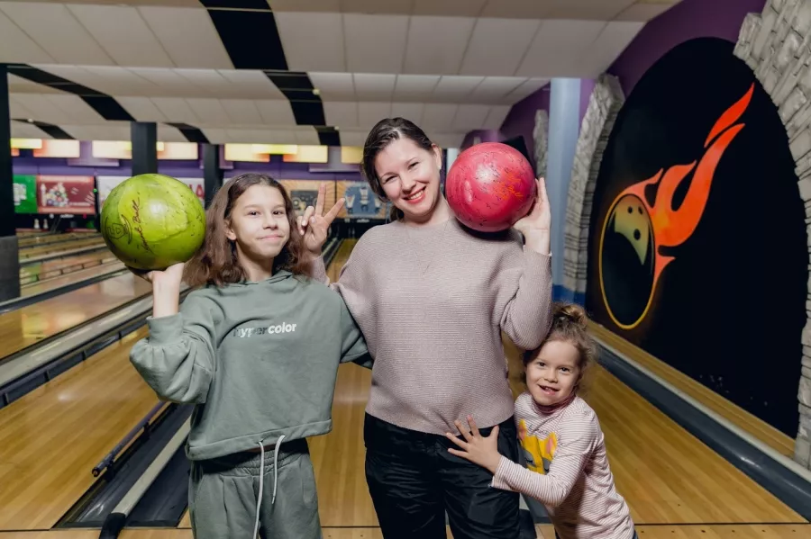 Культурно-развлекательный центр Максимус в Новороссийске: Боулинг, Бильярд, Караоке, Кафе, Хобби,