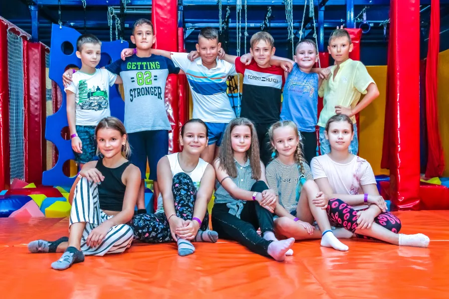 Батутный Центр Cosmos в Новороссийске: Батут, Аниматоры, Игры,