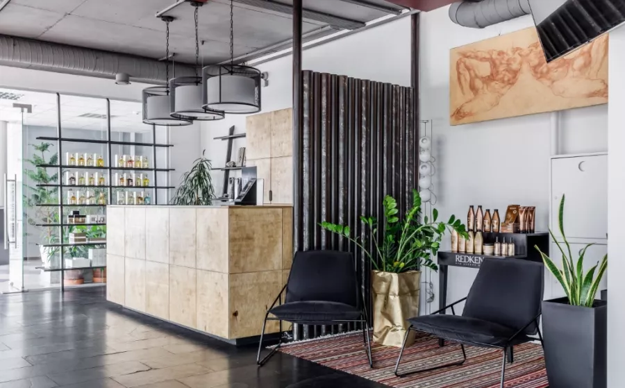 Салон красоты Redken loft в Краснодаре: Ногти, Стрижка, Волосы, Макияж, Брови, Ресницы,